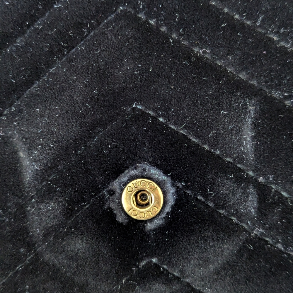 Black Gucci Marmont Velvet Crossbody Bag - Picture 14 of 16